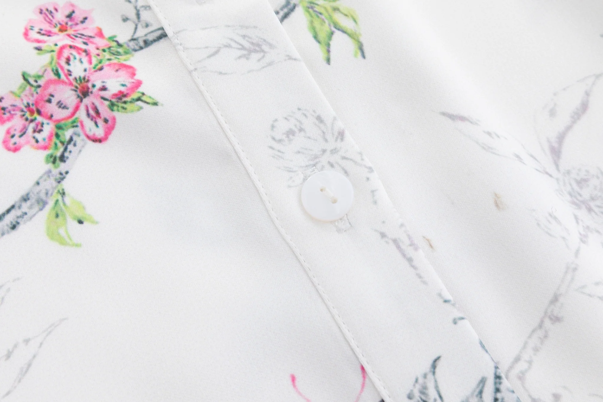 White Base Pink Flower Printed Satin Top - Image 5